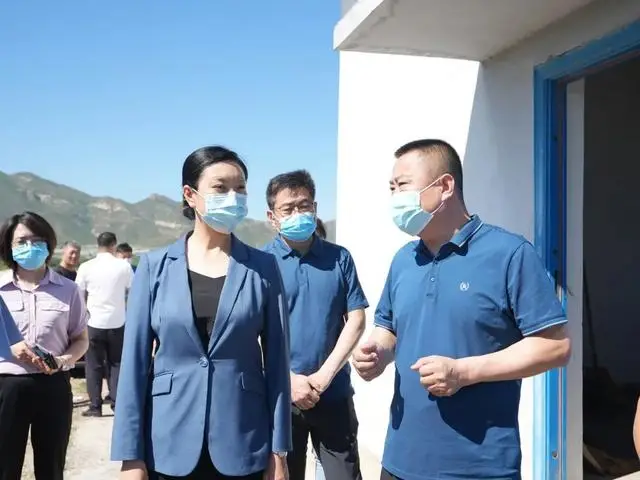 张琪:最年轻"美女县长",清华大学博士学位,美貌与才华并存