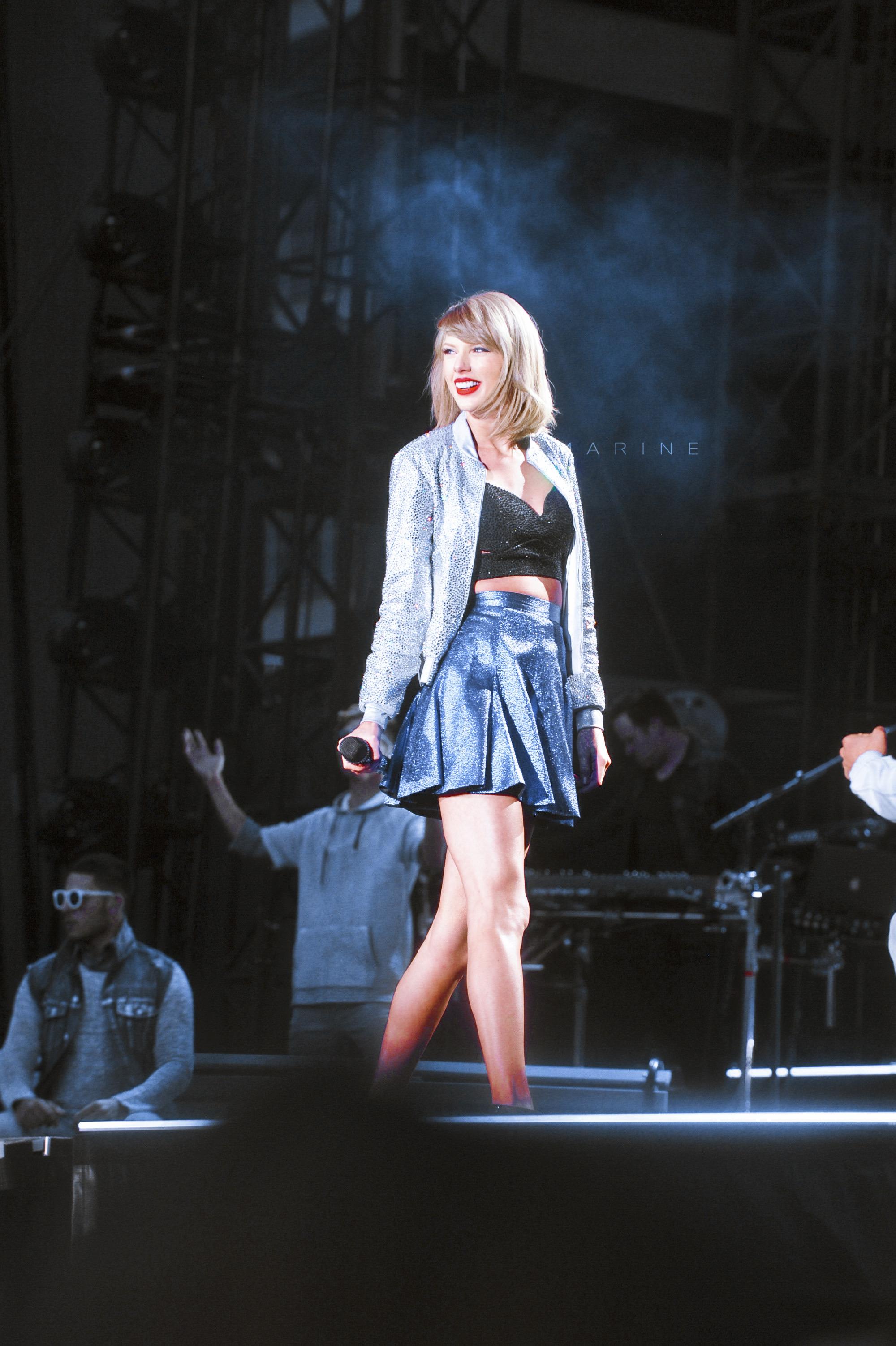 霉霉一连打破新纪录!4专辑上告示牌成史上首位女歌手!