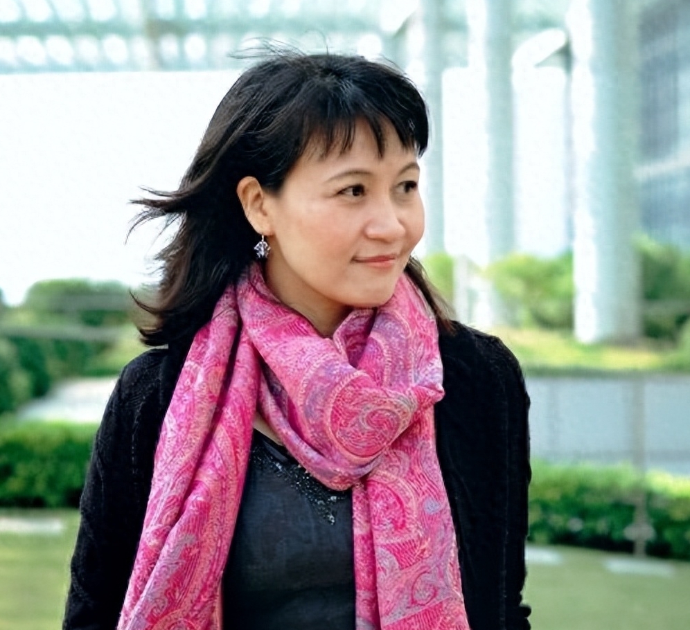 邱静的《今夜情为证》曾是无数打工一族的心灵鸡汤,她近况如何?