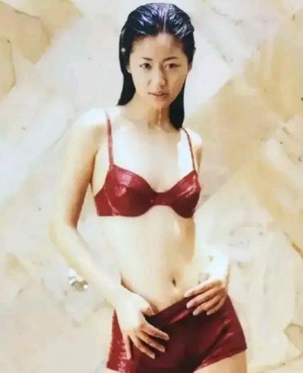 林心如早期泳衣写真照曝光,原来年轻时身材这么好,网友:太美了