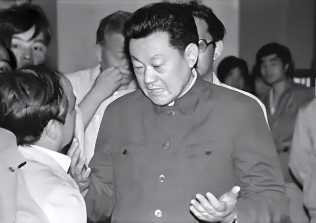 芮杏文:原上海市委书记,鞠躬尽瘁死而后已,77岁离休,78岁逝世