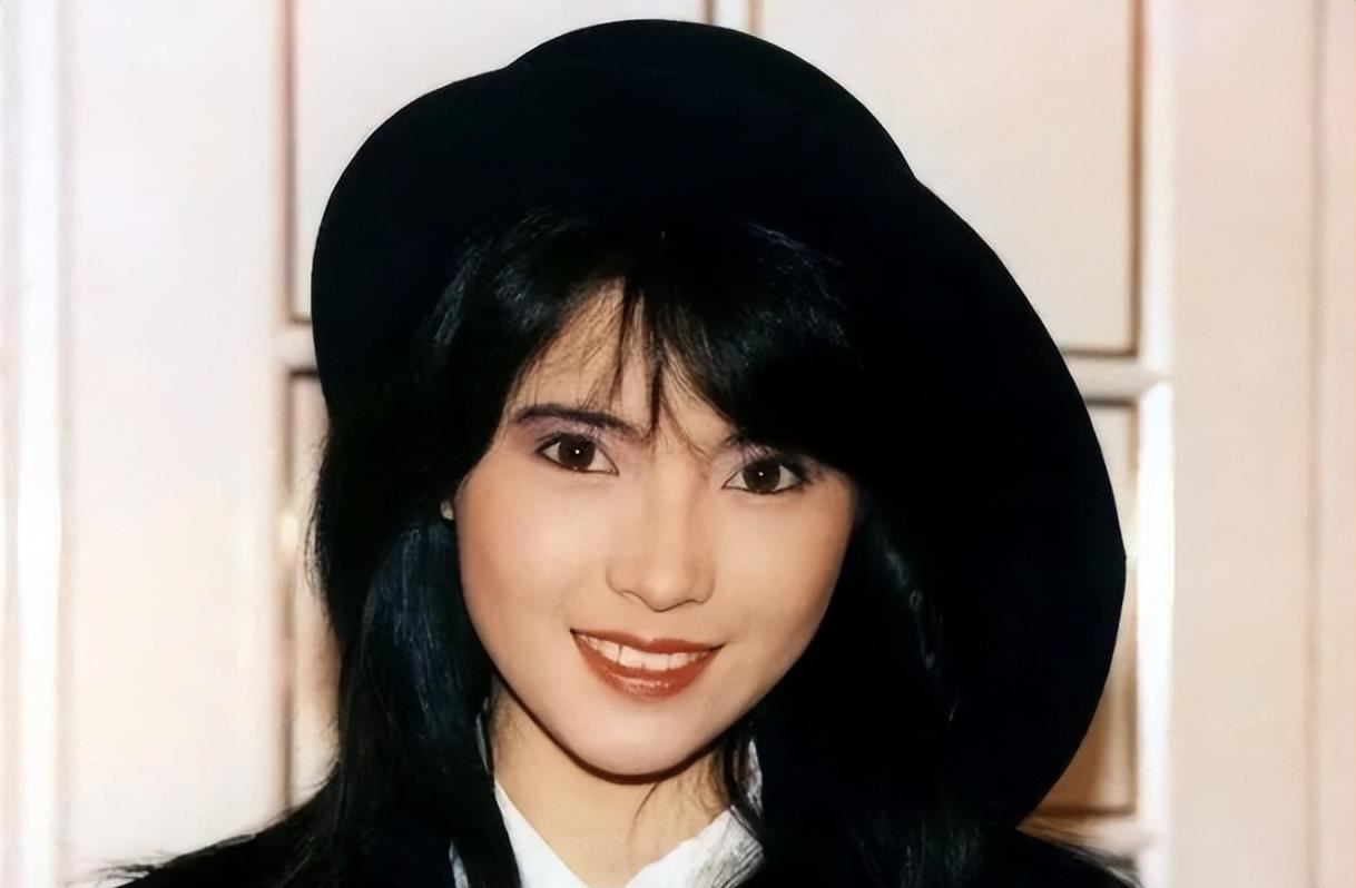 九位老牌明星晚年回归普通人日子,坐公交吃路边摊,回乡村种田