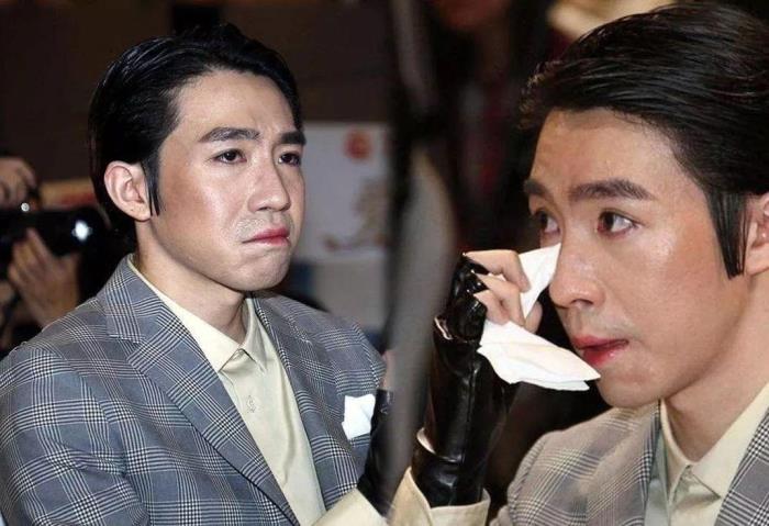 因火灾几乎被毁容,机场被刘烨推开,俞灏明如今用实力重获新生