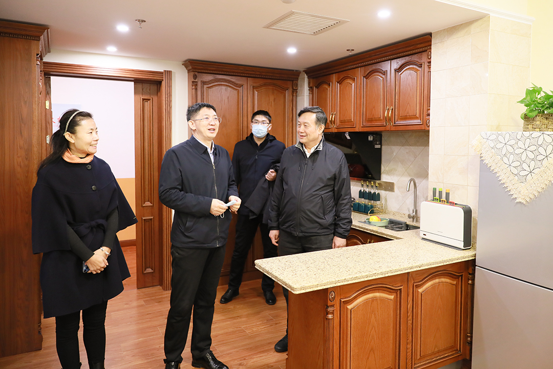 哈尔滨市道外区常务副区长刘福鹏一行莅临宜康康养中心调研
