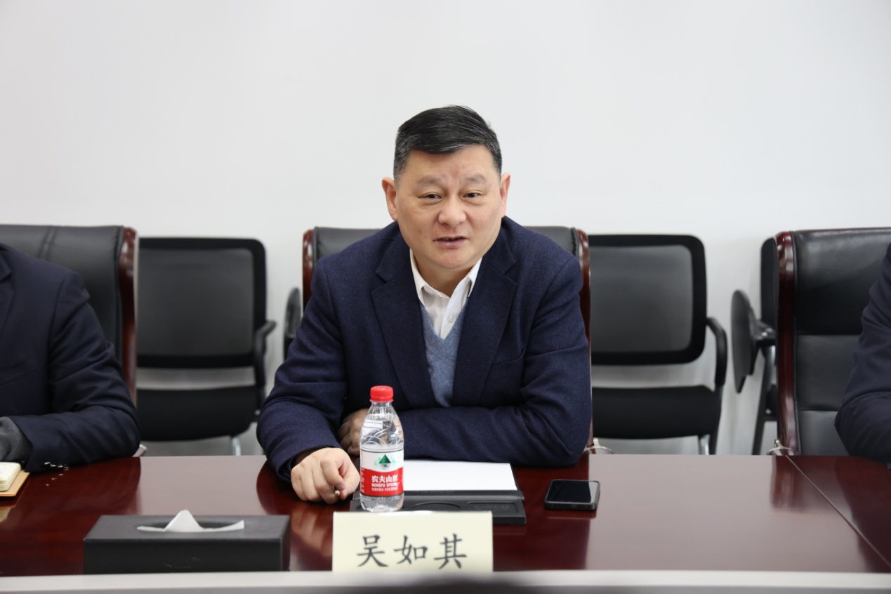 苏州市残联理事长胡岚一行走访慰问亨通集团残疾员工