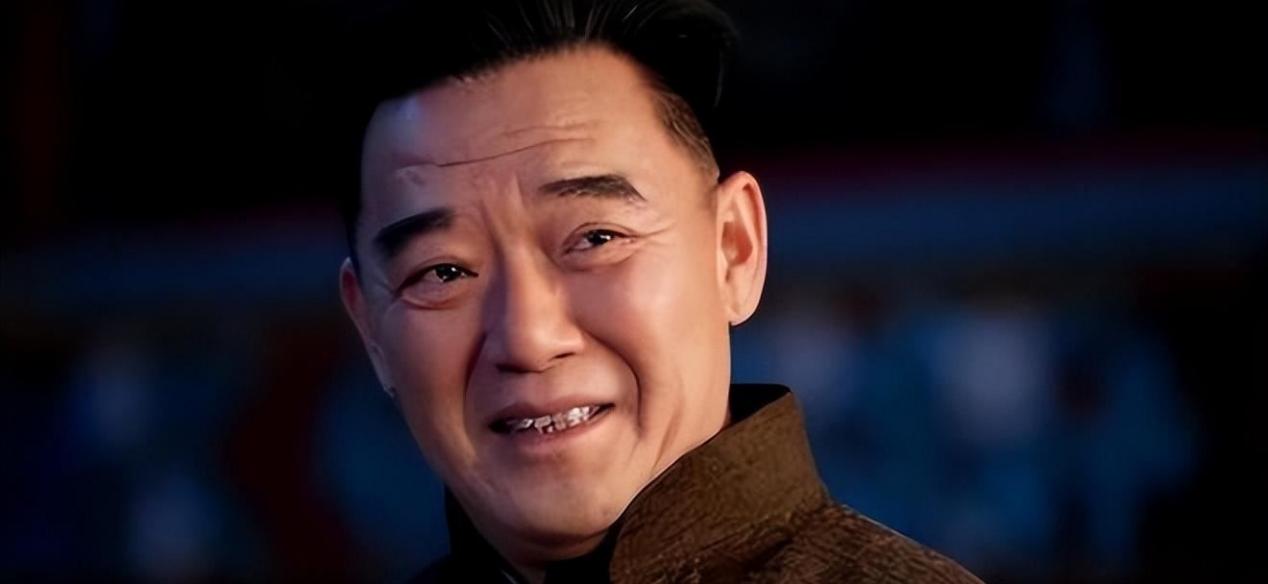 老戏骨李立群陷入立场争议,再怒发视频:请不要怀疑我的爱国情怀