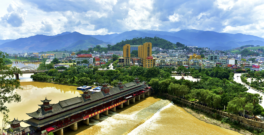 逛白莺山古茶园观大朝山灵山胜境,再干点云县土鸡米线