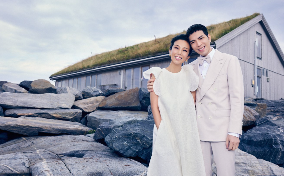 萧敬腾和经纪人登记结婚,亲妈满脸喜悦,干妈向太竟未送祝福