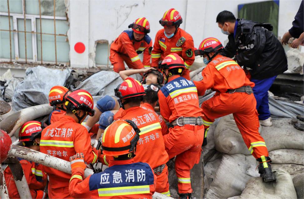 悲痛!齊齊哈爾三十四中學體育館坍塌,真的僅是珍珠岩的原因嗎?