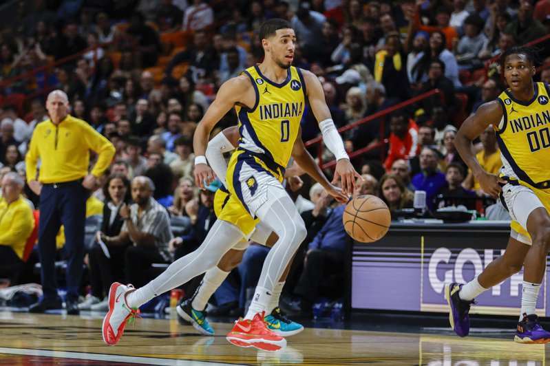 是蹉跎还是体面?坚决不摆烂的爵士和步行者,为何沦为坦克大队?