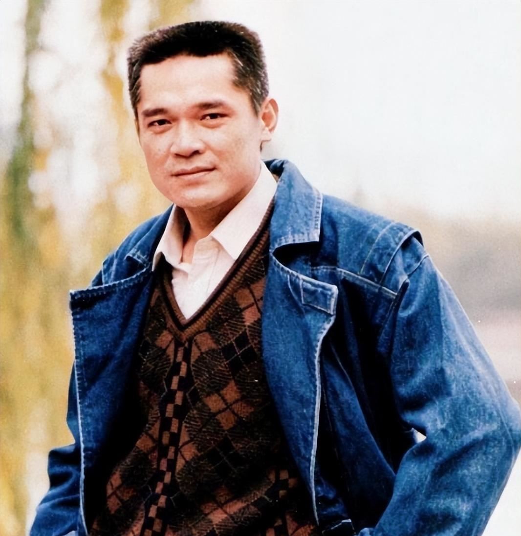 "钻山豹"申军谊:抛弃妻女恋上贾妮,同居八年却为女儿不婚