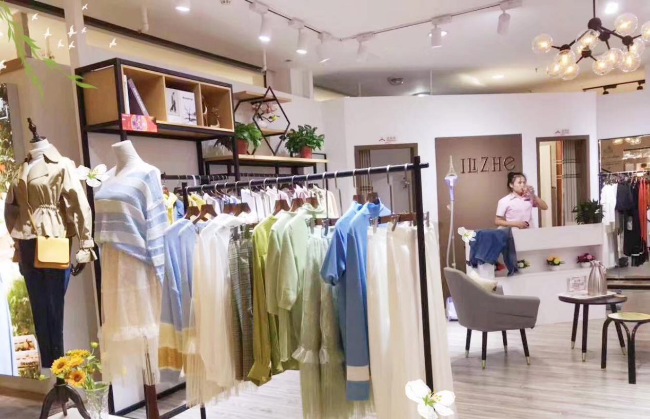 逛艾丽哲品牌女装店 一键开启轻奢格调