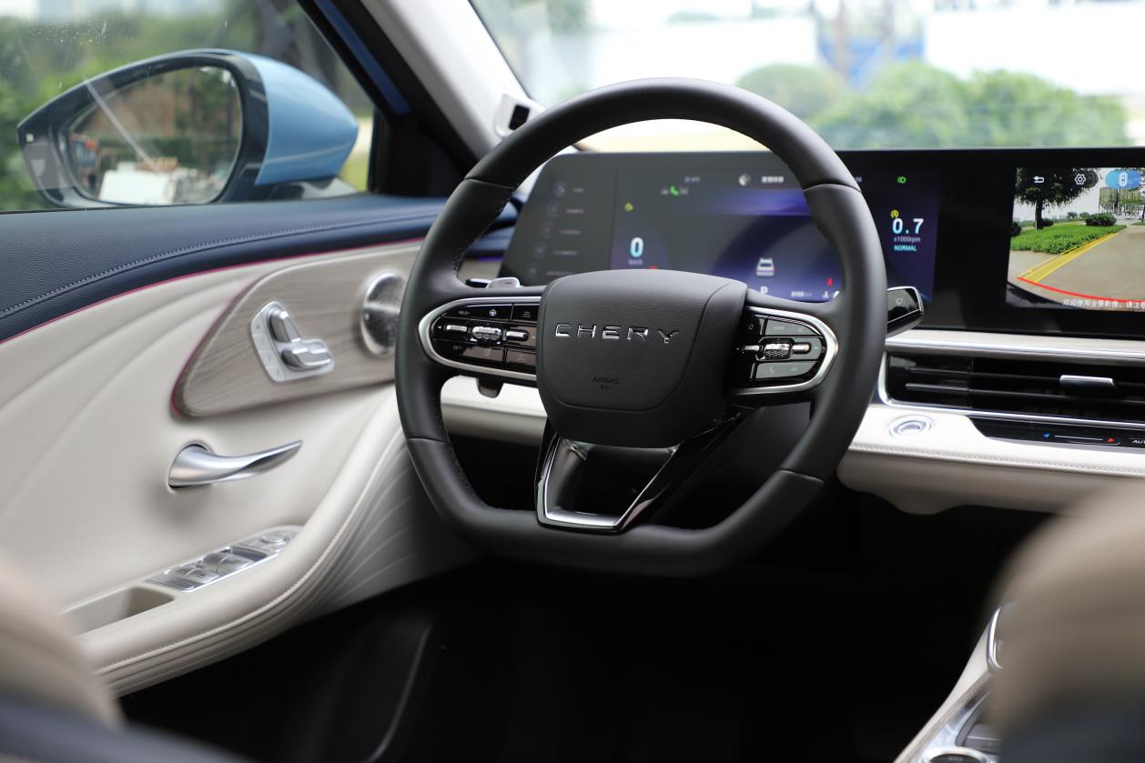 10来万的车就有"德系豪华"顶格配置,越级性能,配10气囊