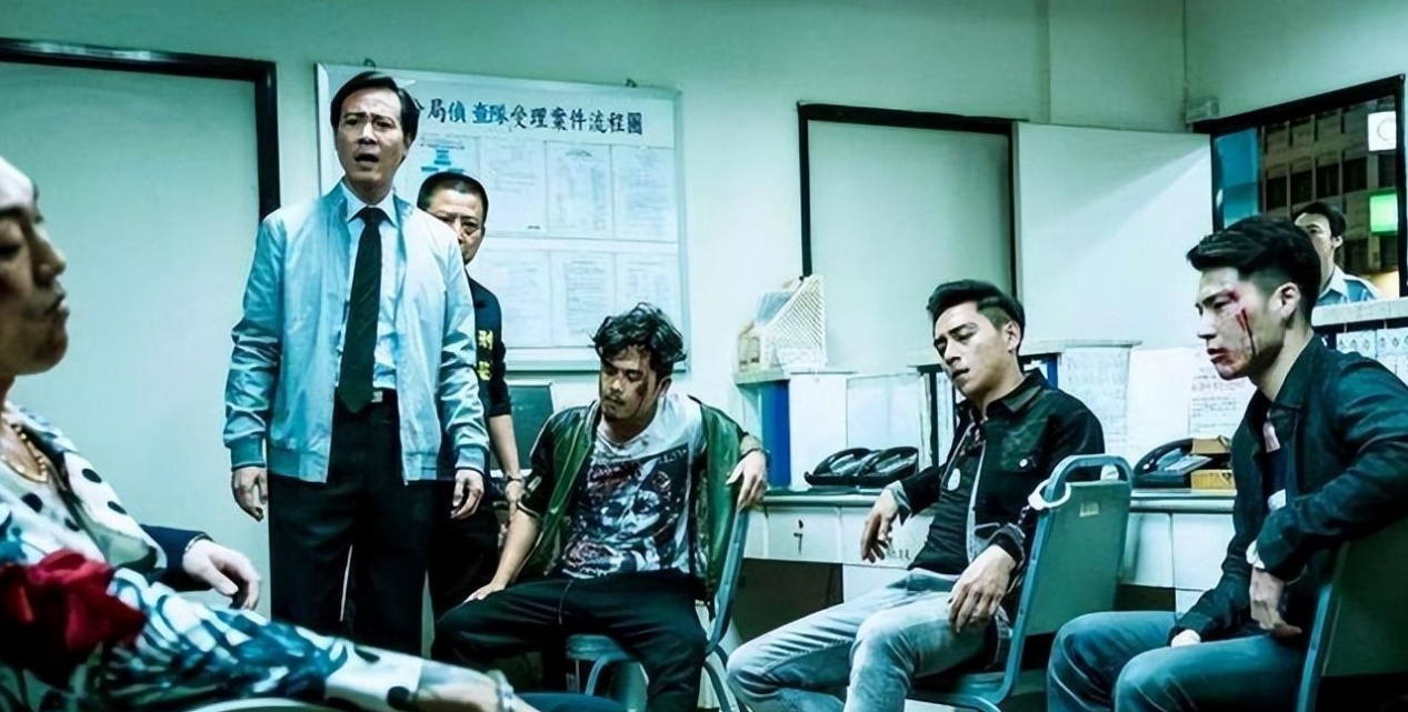 天道盟盟主"铁霸"曾盈富,从虎牌杀手崛起