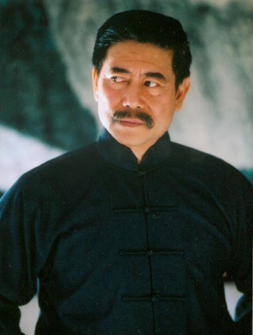 痛心!86岁老戏骨马精武去世,张嘉译是其学生,近照曝光沧桑憔悴