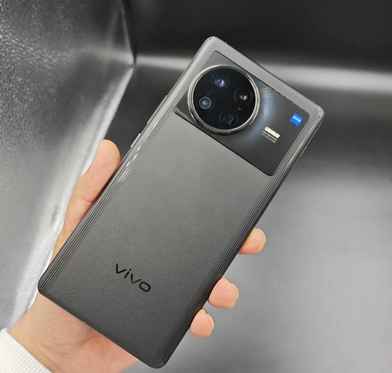 眼都不眨一下,12g 512g大存储 7英寸大屏,降2100元