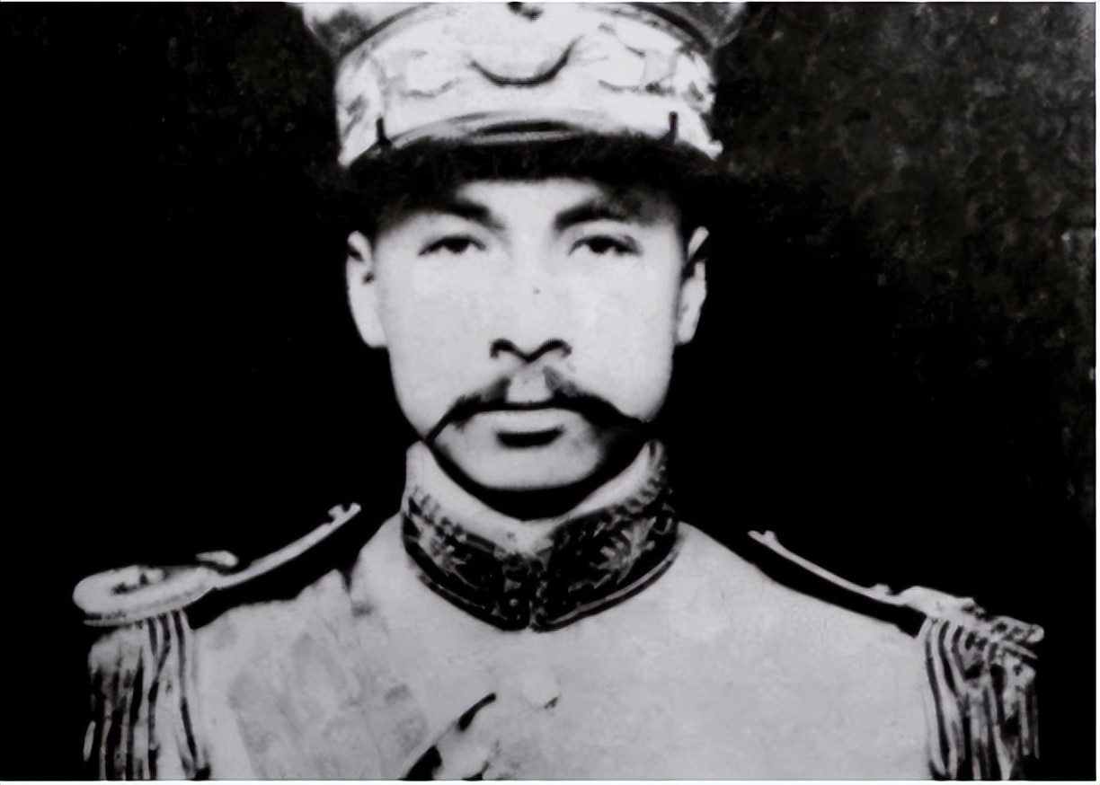 民国名将庾恩旸:因妻子太漂亮遭人暗杀,后代成家喻户晓的名人