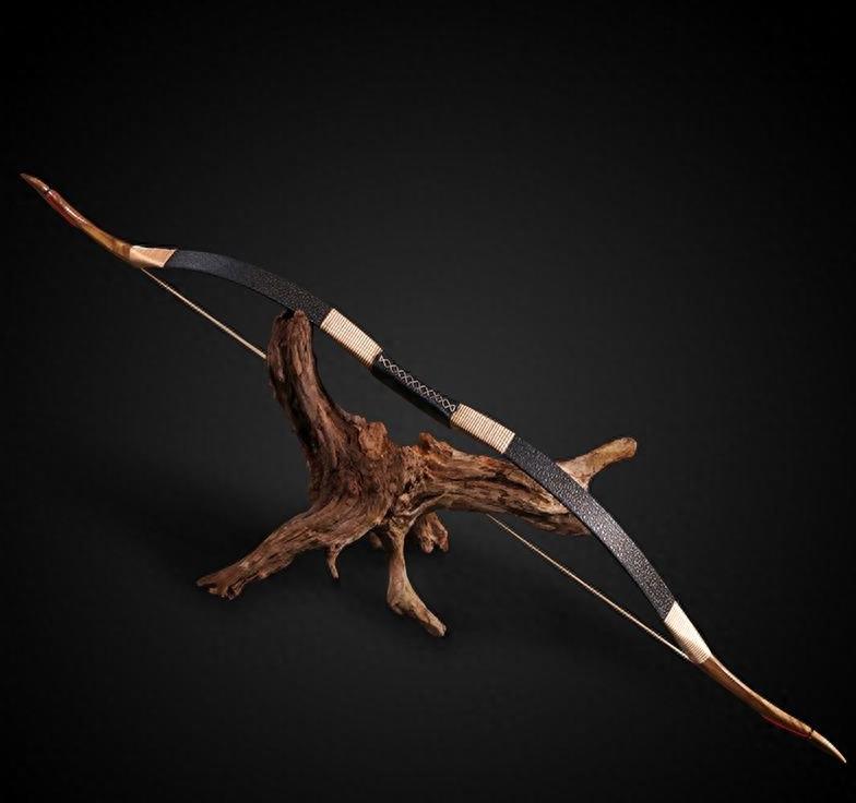 在塞尔柱时期,十字弓的军事战略地位如何,在军事上有哪些特点?