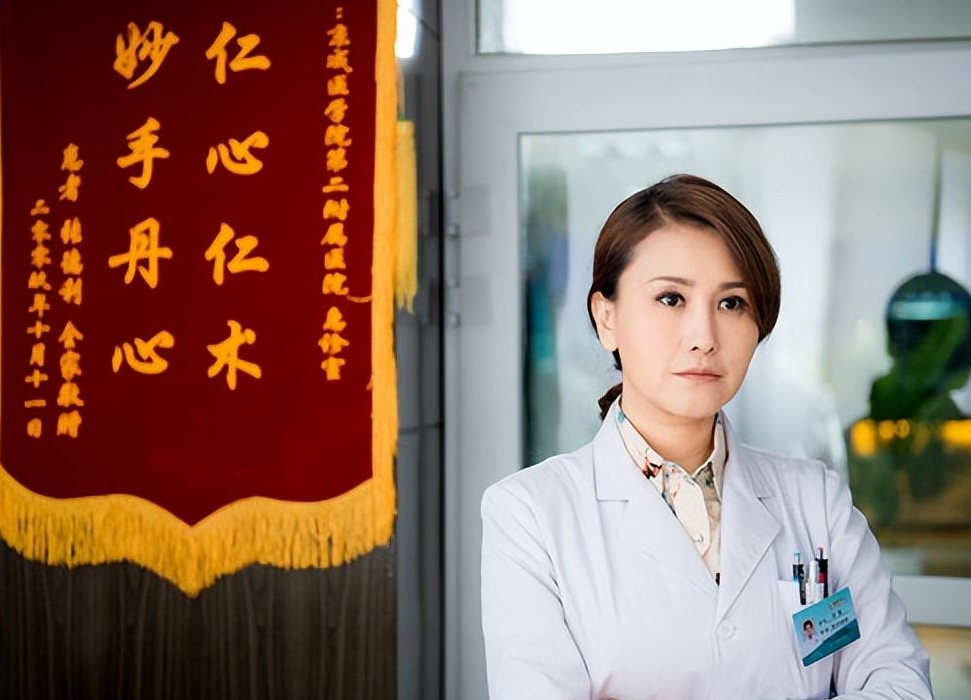 国产医疗剧近年来在国内电视剧市场取得了极大的成功,吸引了大量观众
