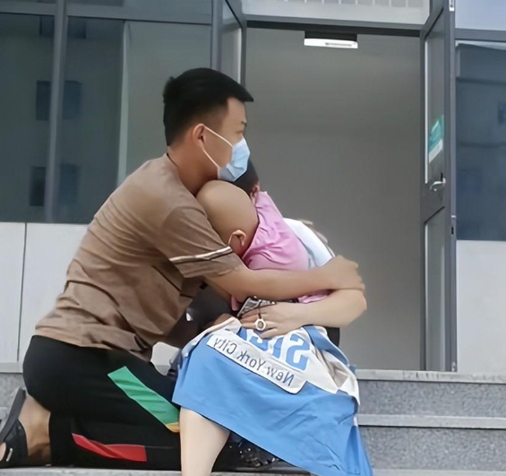 悲痛!7岁抗癌网红张诗琪病逝,父亲告别视频惹人泪目:记得想我