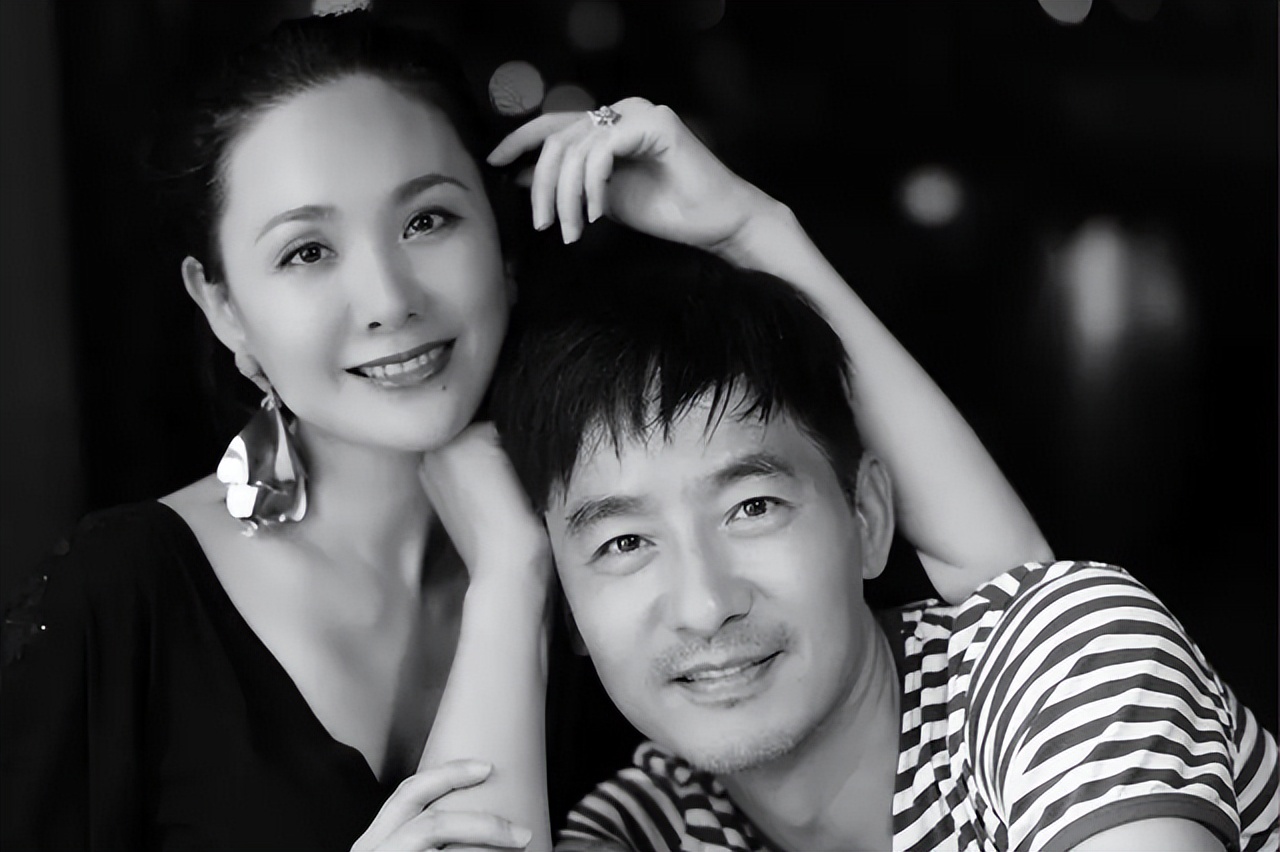 富家千金程莉莎:恋爱时倒追郭晓冬,为生2胎不惜打100多针