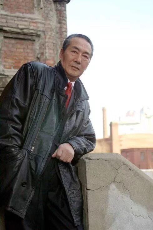 追寻永恒的音符:怀念杜雨露与宇宙中的再相逢