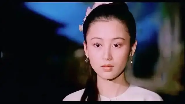 她是陈红的侄女,出演《父母爱情》不讨喜,长相平平接的都是大片