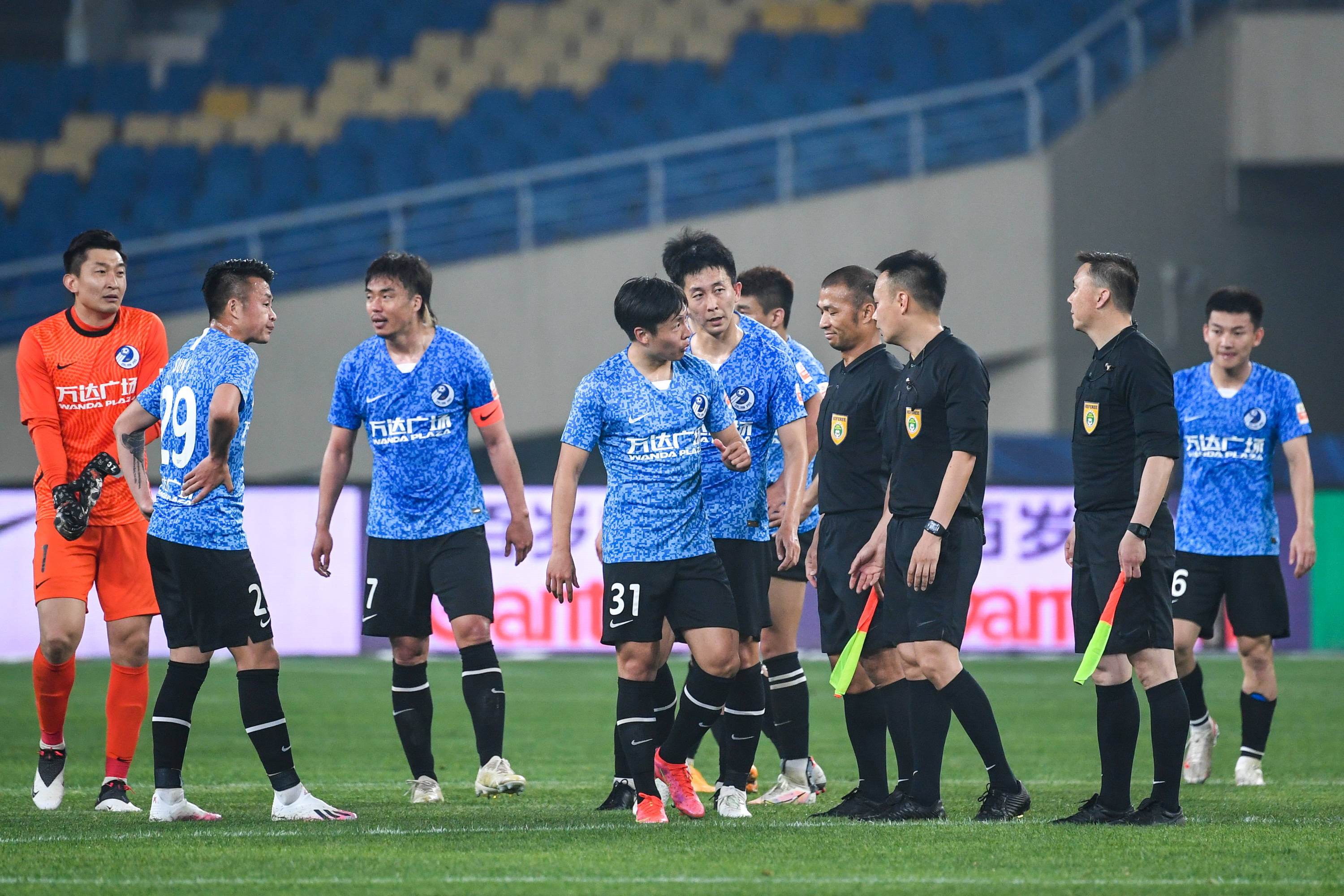 大连人队救命钱有望!准入资格压哨获得!扬科维奇或加盟执教