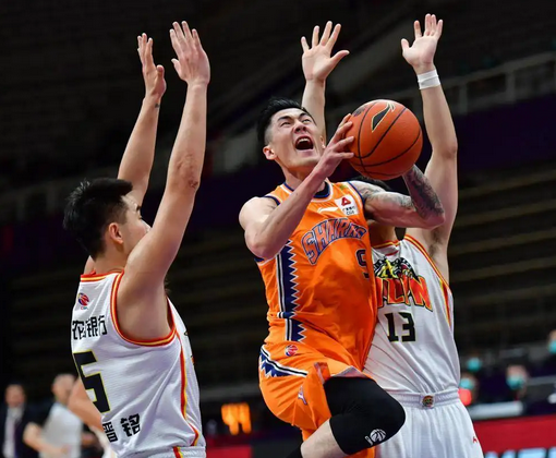 中国野球第一人张鸿林:人送外号"铁牛",不打cba照样年入百万