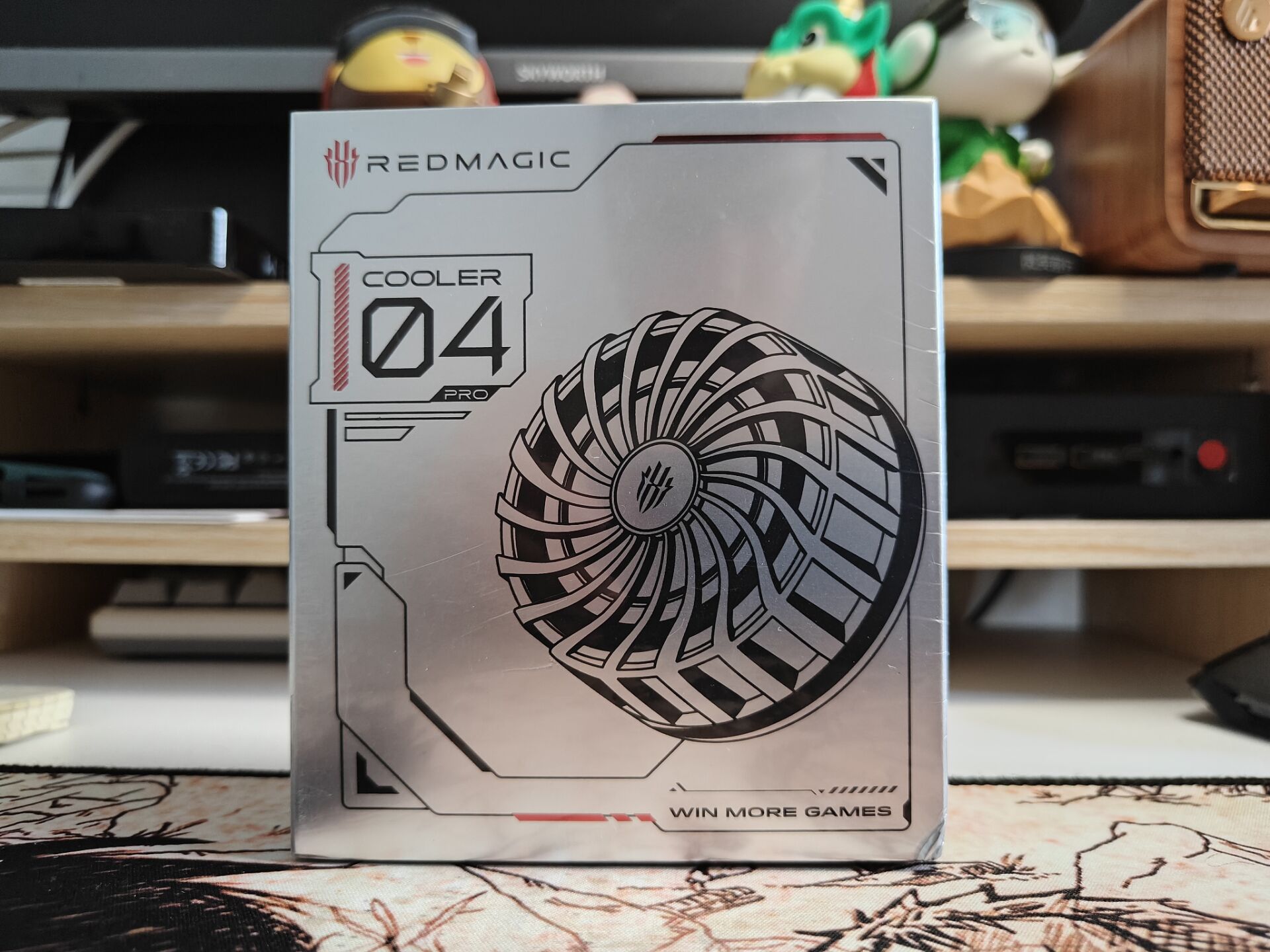 散热真英雄?红魔磁吸散热器4 Pro,告别发烫!