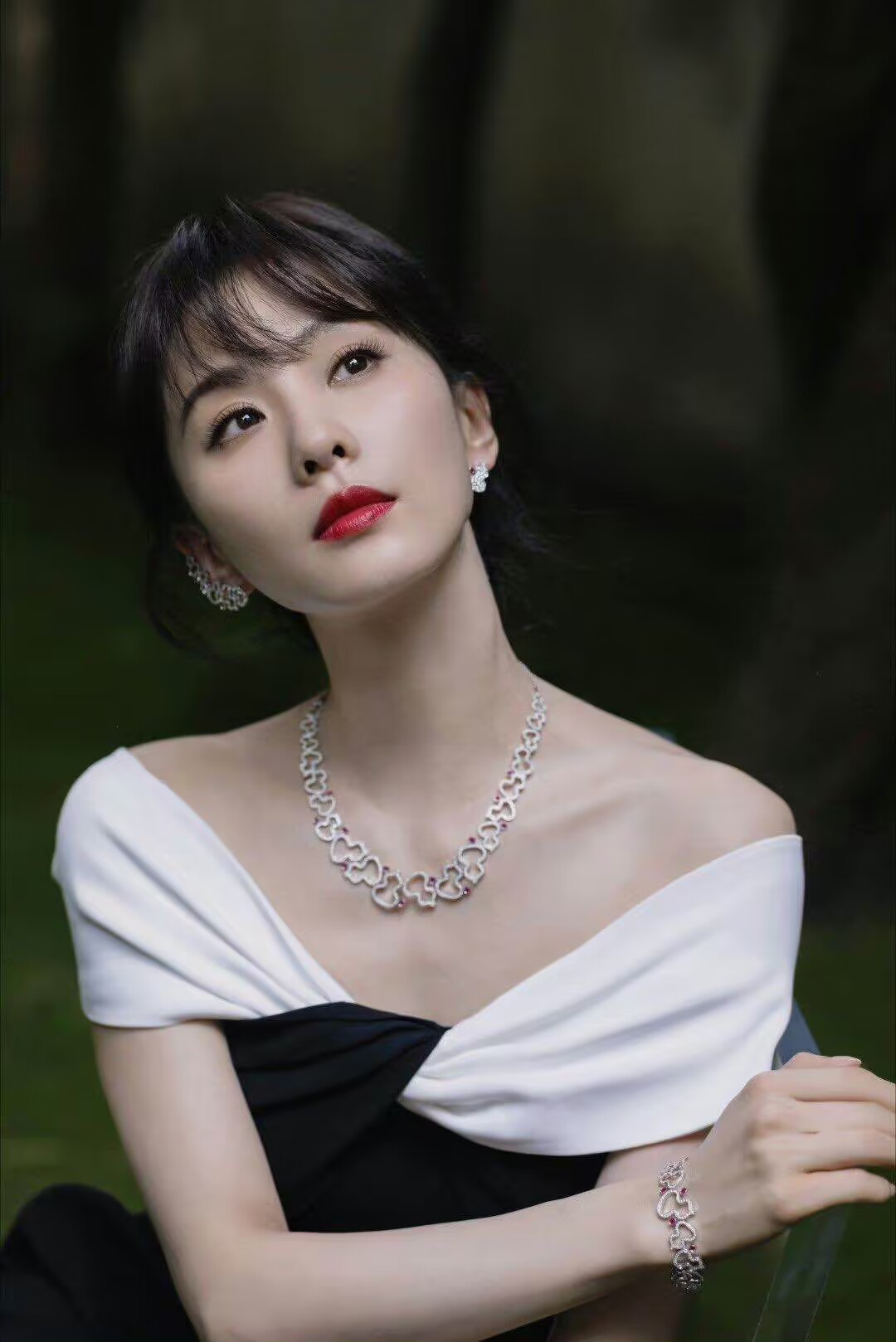 又被刘诗诗惊艳了!剪了齐刘海之后,仿佛年轻了10岁