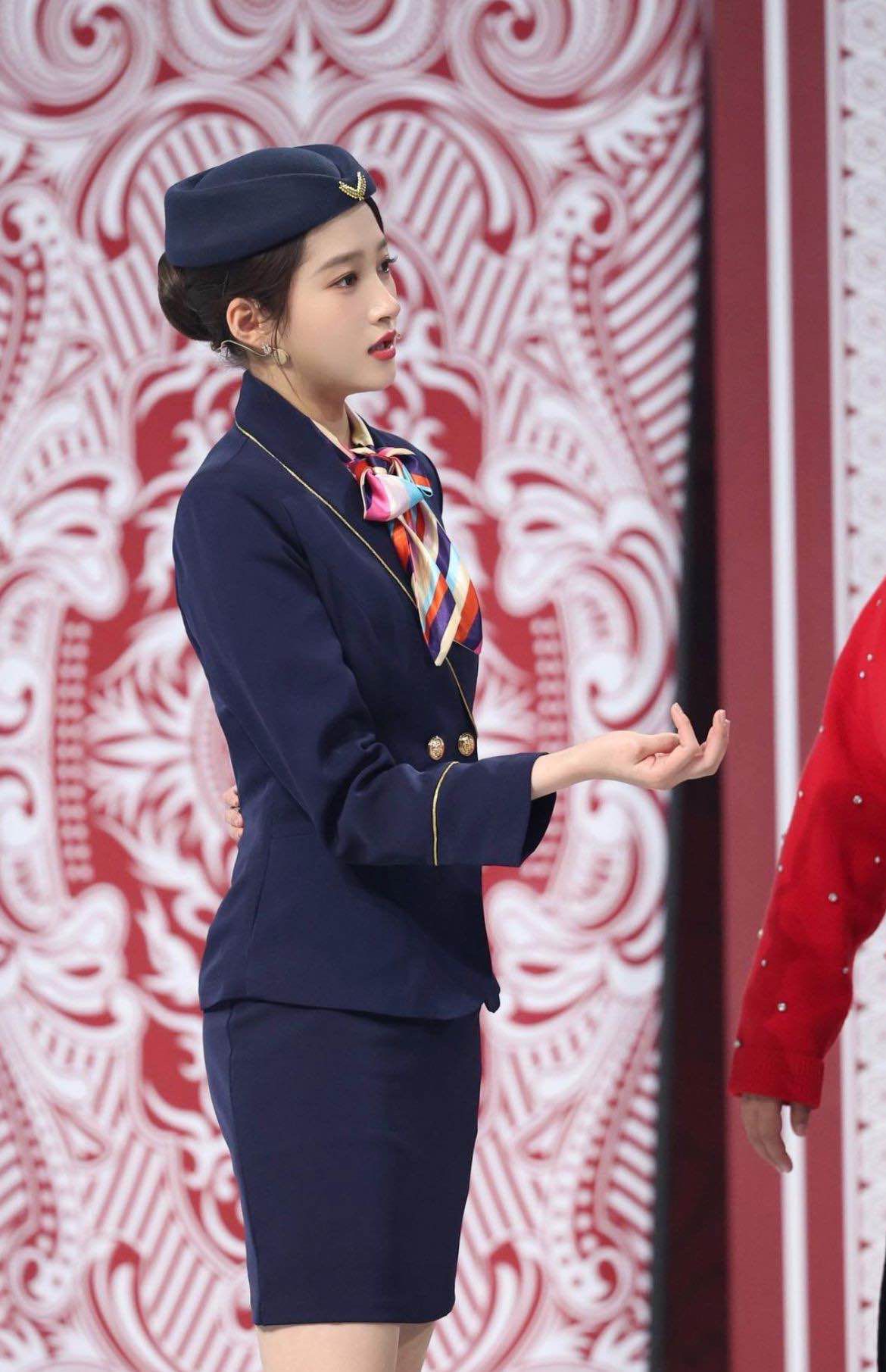 关晓彤的"空姐"造型,刷新了我对她美貌的认知!
