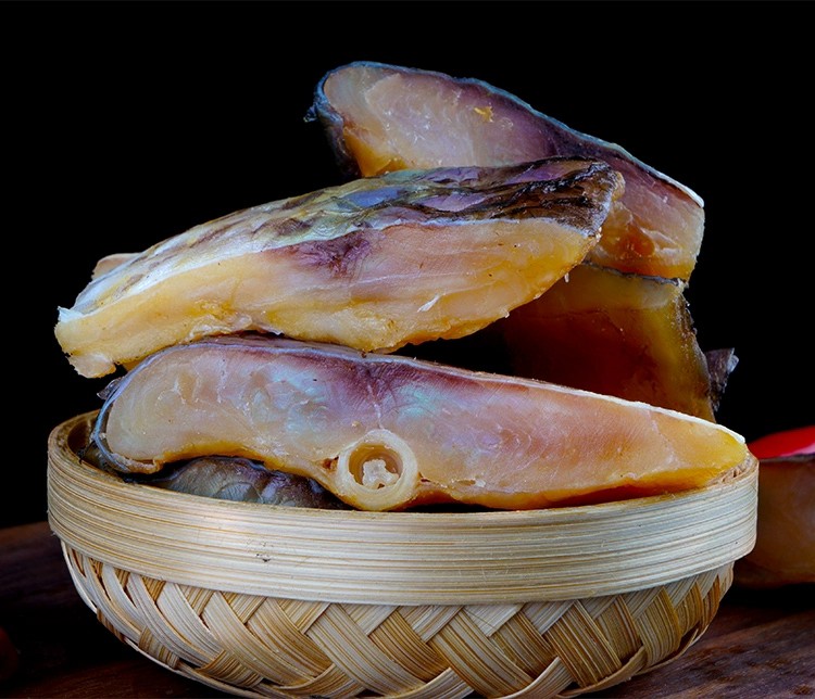 美食佳品:腌制咸鱼的制作艺术