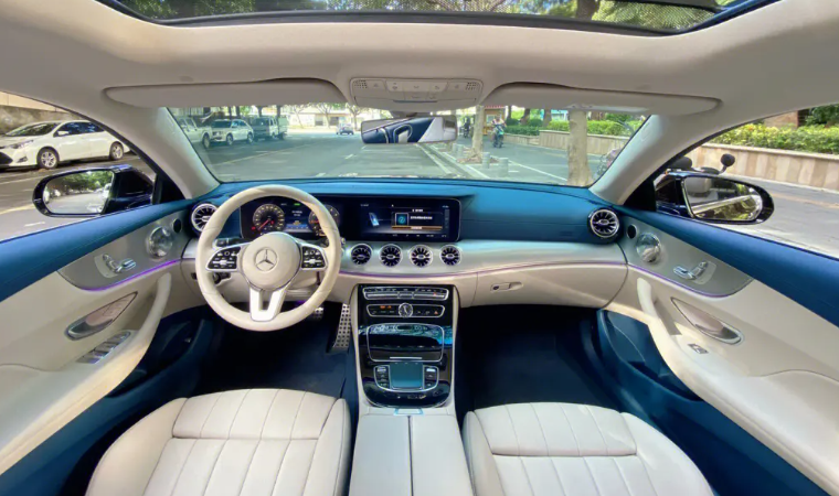 春风有信,花开有期,奔驰e260