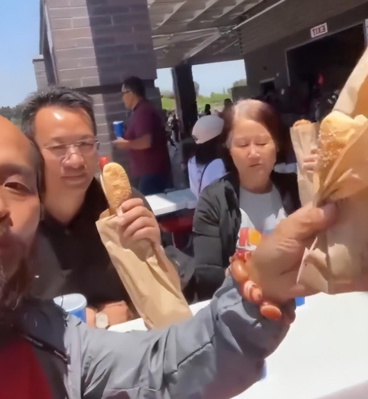 网红天哥借7万"润"到美国,夸赞热狗一块五,如今却捡垃圾维生