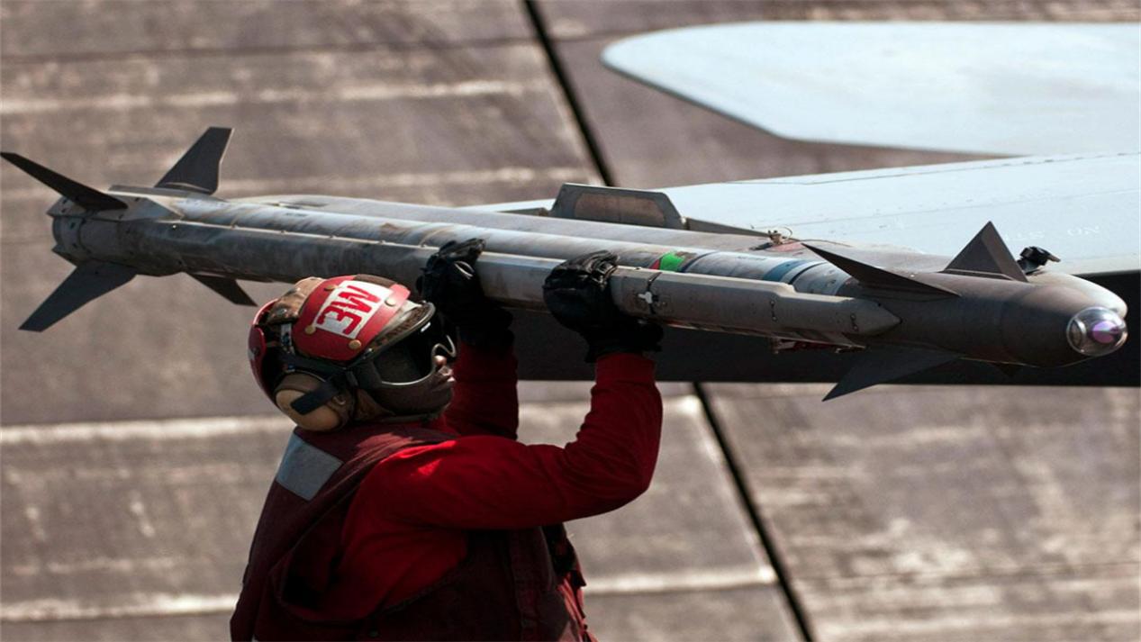 中国的电磁脉冲炮是世界最先进的吗?为啥它能让美国如此惧怕?