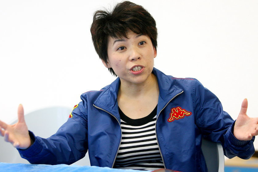 乒乓女王邓亚萍:"败"光国家20亿,儿子国籍成谜,真相如何