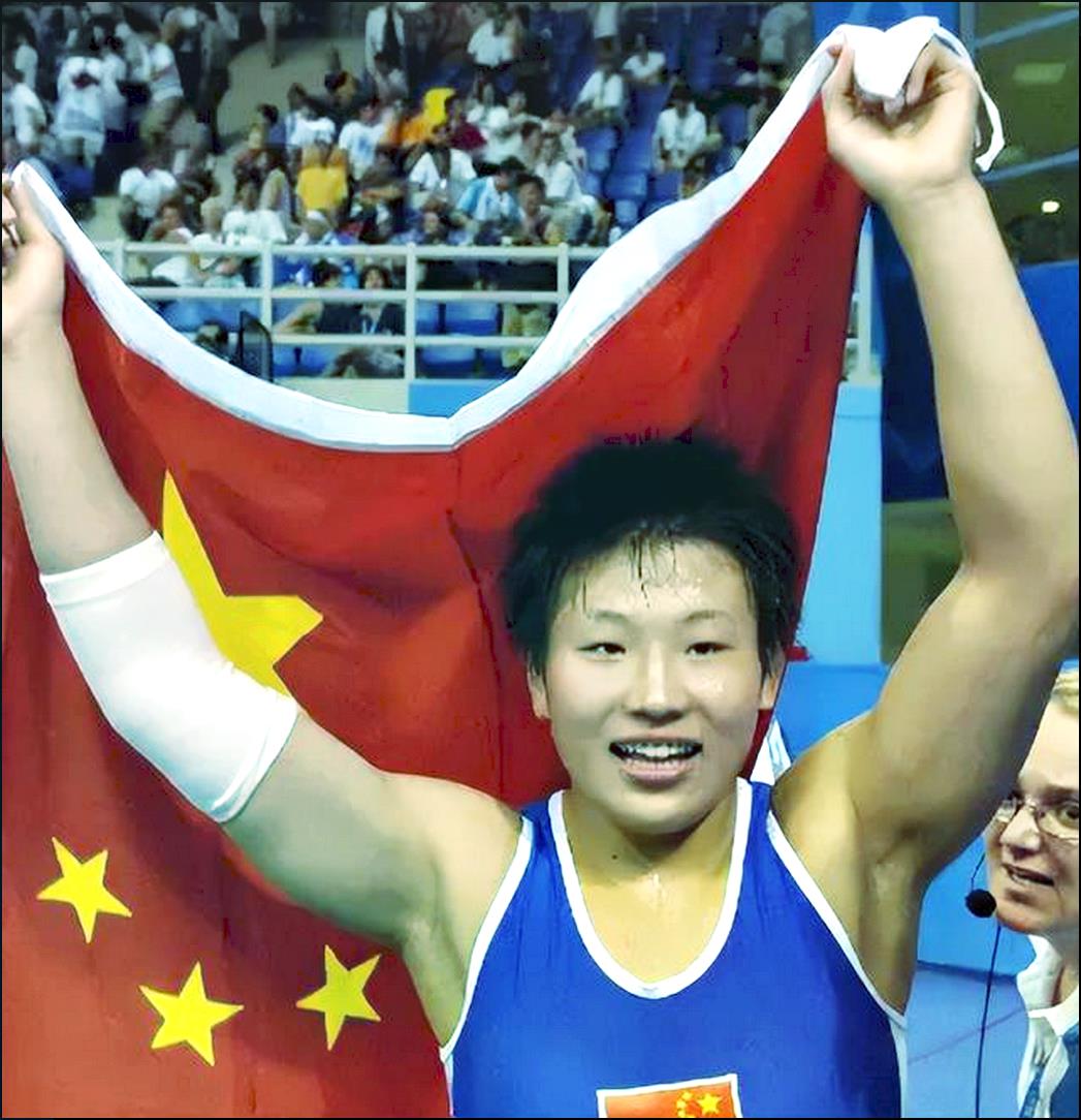 王旭:中国首位女子摔跤奥运冠军,23岁选择退役,后远赴美国学习