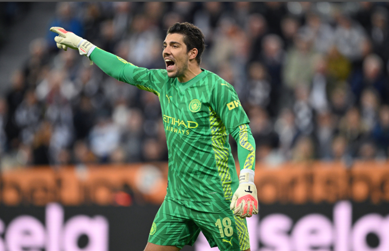 曼城可靠的第二门将奥尔特加以准确的建议为胜利做出了贡献