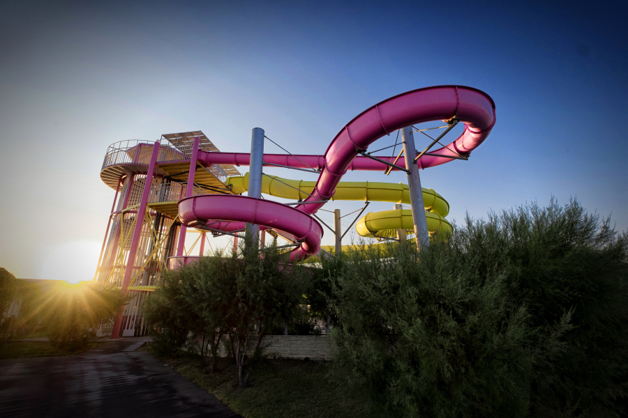 探索童话世界,畅行凤凰山海港乐园的绝美旅程