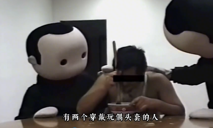 奇闻故事:流传最广的暗网视频空房子喝汤,或许是一场闹剧