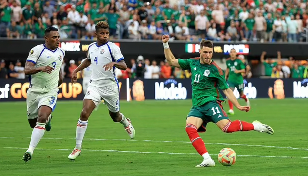 墨西哥队以 1-0 击败巴拿马队,夺得第九座金杯赛冠军