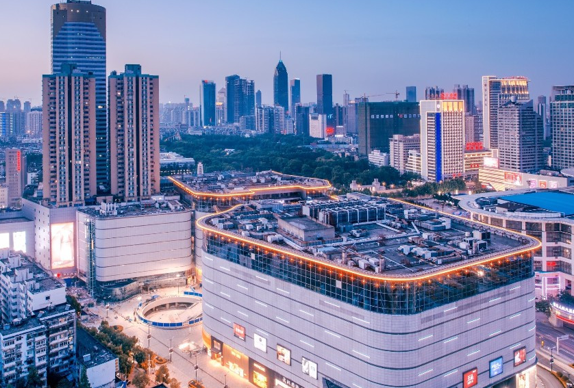 武汉中南亚贸广场大屏广告投放代理,武汉户外广告合作