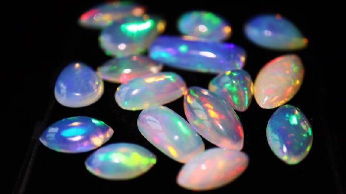 opal流光溢彩的欧泊石——全网最全科普,一篇文章就看懂