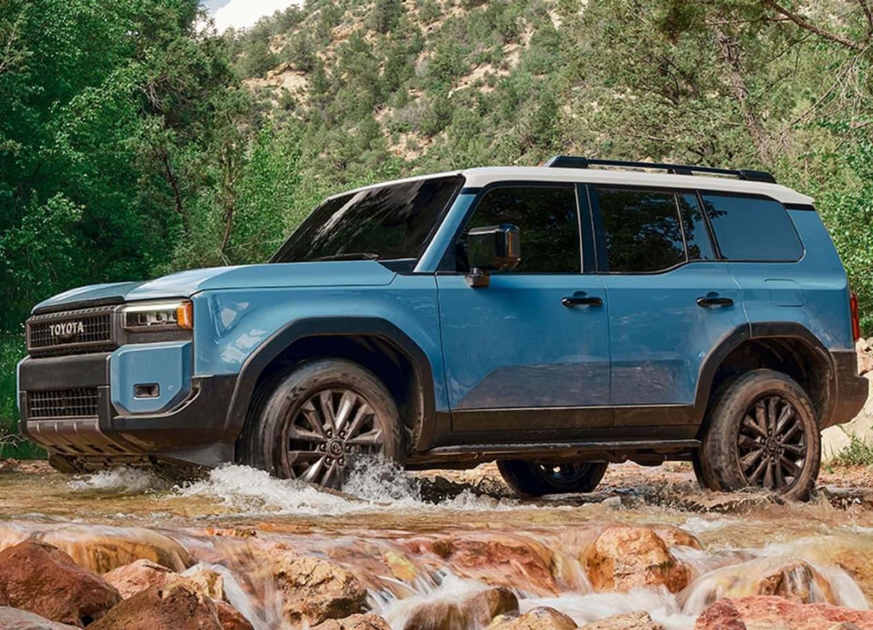 被称为"丰田大狗"?非承载车身配2把锁,搭2.4t混动,明年国产