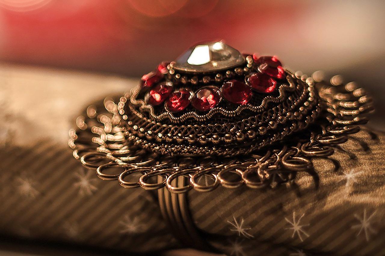 请问爱情珠宝什么时候开播呢?