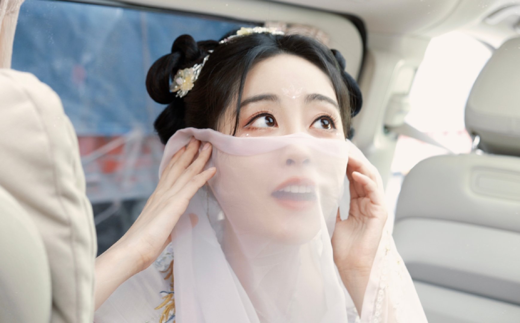 祝绪丹带火了一种穿搭叫"半透明古装",不仅优雅,还高级感十足