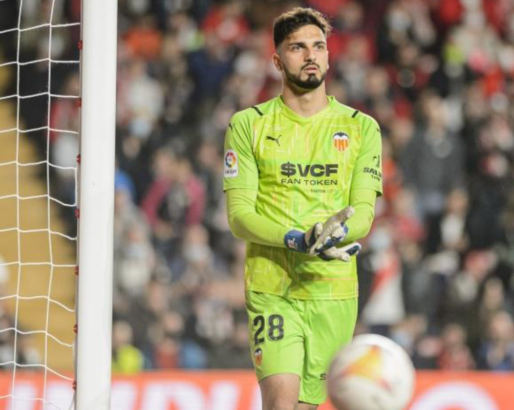 播球app报道:多家球队有意瓦伦西亚门神,将在今夏引援他