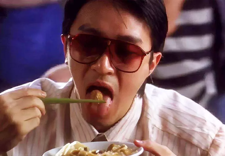 食神:莫文蔚听说要扮丑,兴奋得饥不择食,完美出演双刀火鸡姐