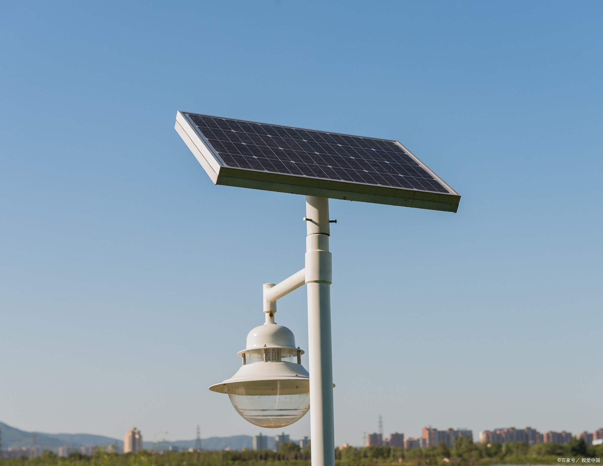 太阳能立杆的材料选择对系统性能有何影响?